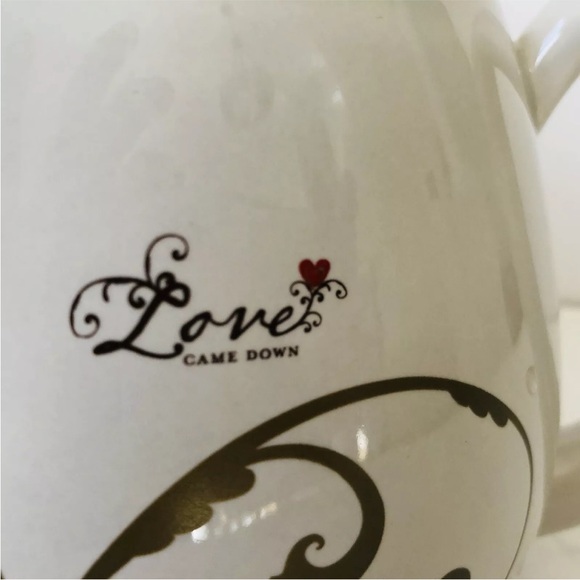 Day Spring Love Came Down - Not greater love than Jesus. Teapot Crem/Gold color - Picture 7 of 11